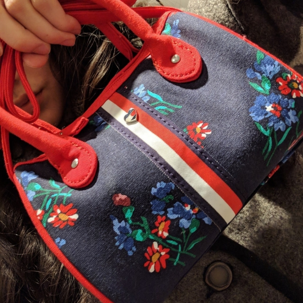 Tommy Hilfiger mini floral barrel purse